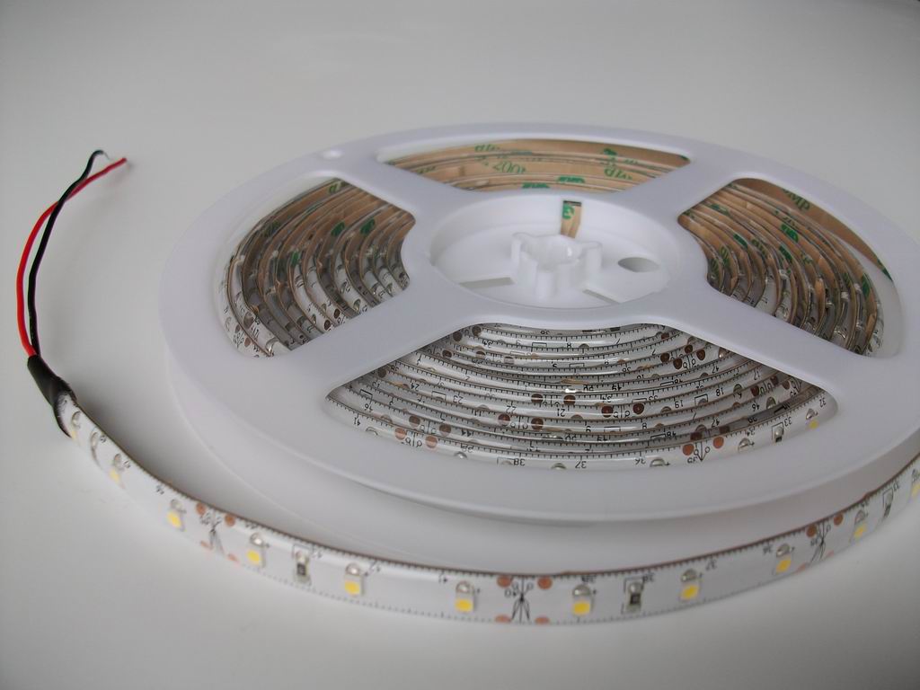 Banda led 3528 galbena 120 led 9.6w IP65 06896 Whit